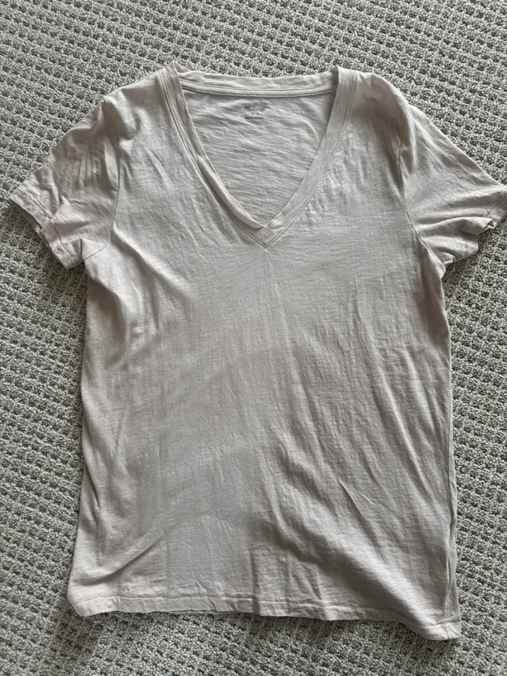 Madewell Classic V-Neck Tee in Light Beige size small